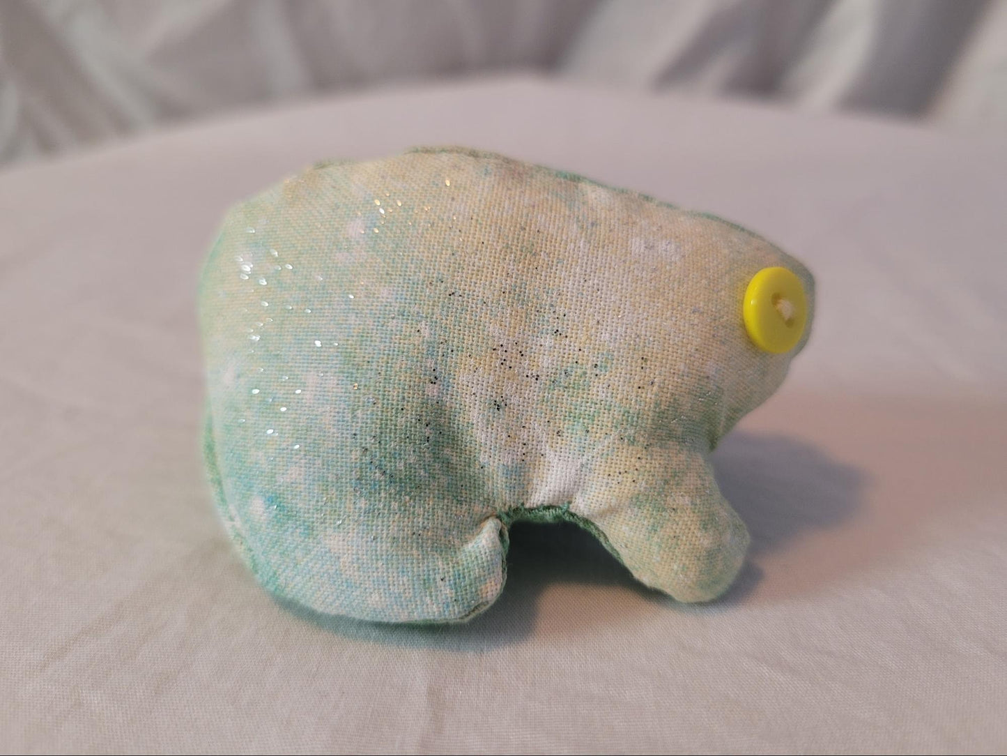 Light Green and Yellow Frog with Sparkles Pattern Top